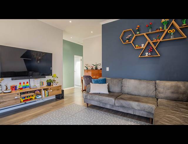 3 BEDROOM HOUSE FOR SALE IN BURGUNDY ESTATE
